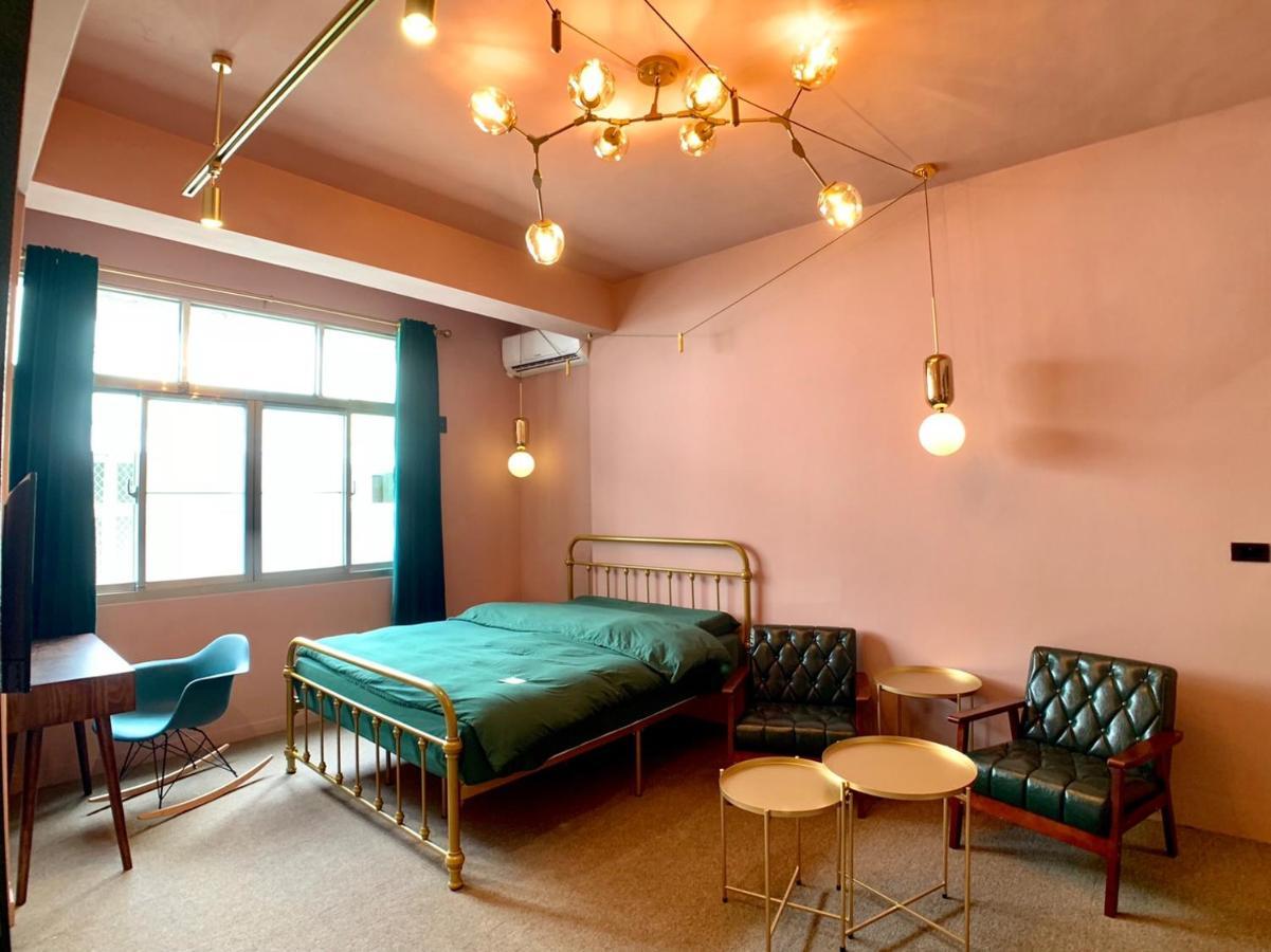 Loft Wo Design Inn Tainan Extérieur photo