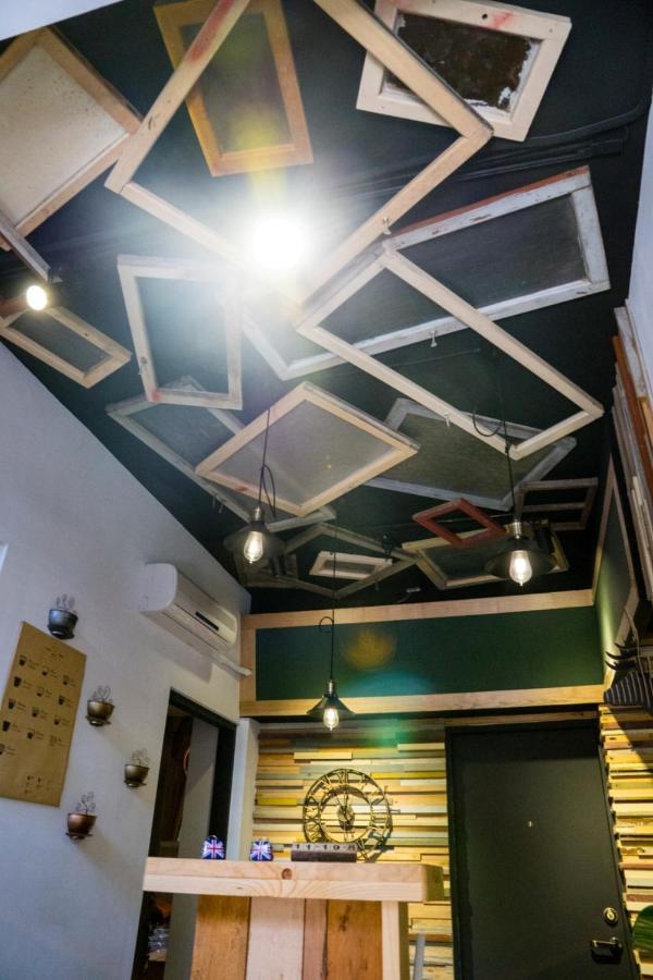 Loft Wo Design Inn Tainan Extérieur photo
