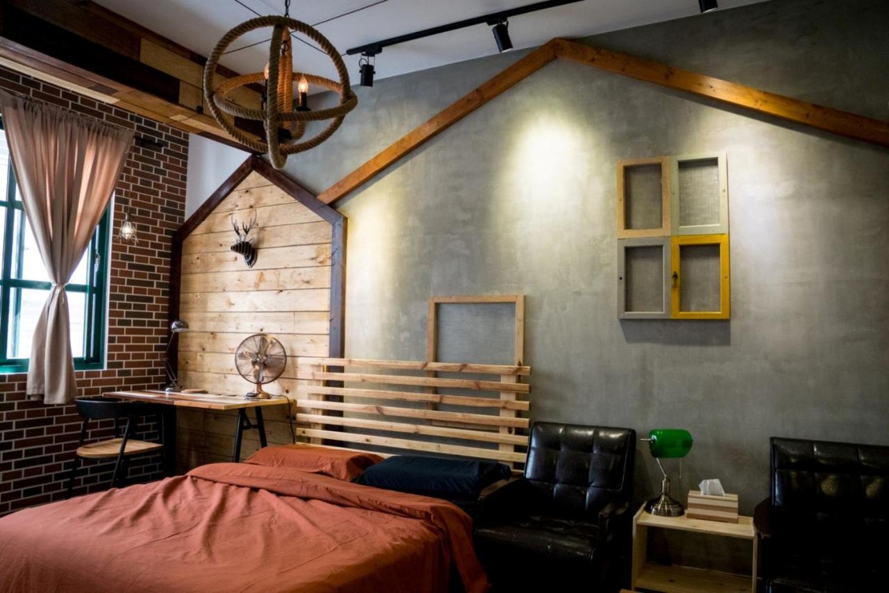 Loft Wo Design Inn Tainan Extérieur photo