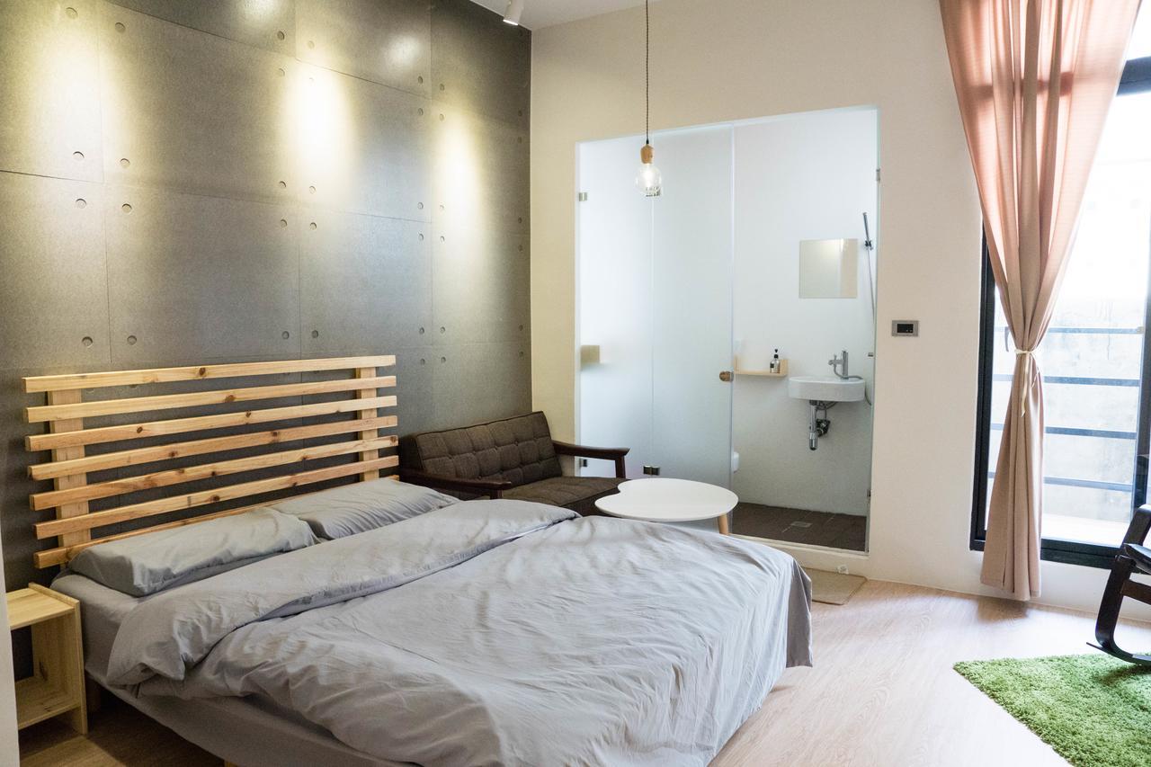 Loft Wo Design Inn Tainan Extérieur photo