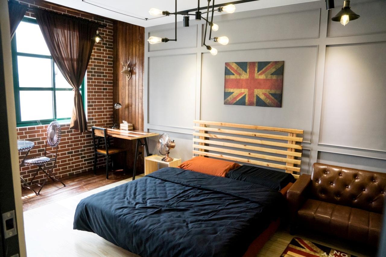 Loft Wo Design Inn Tainan Extérieur photo