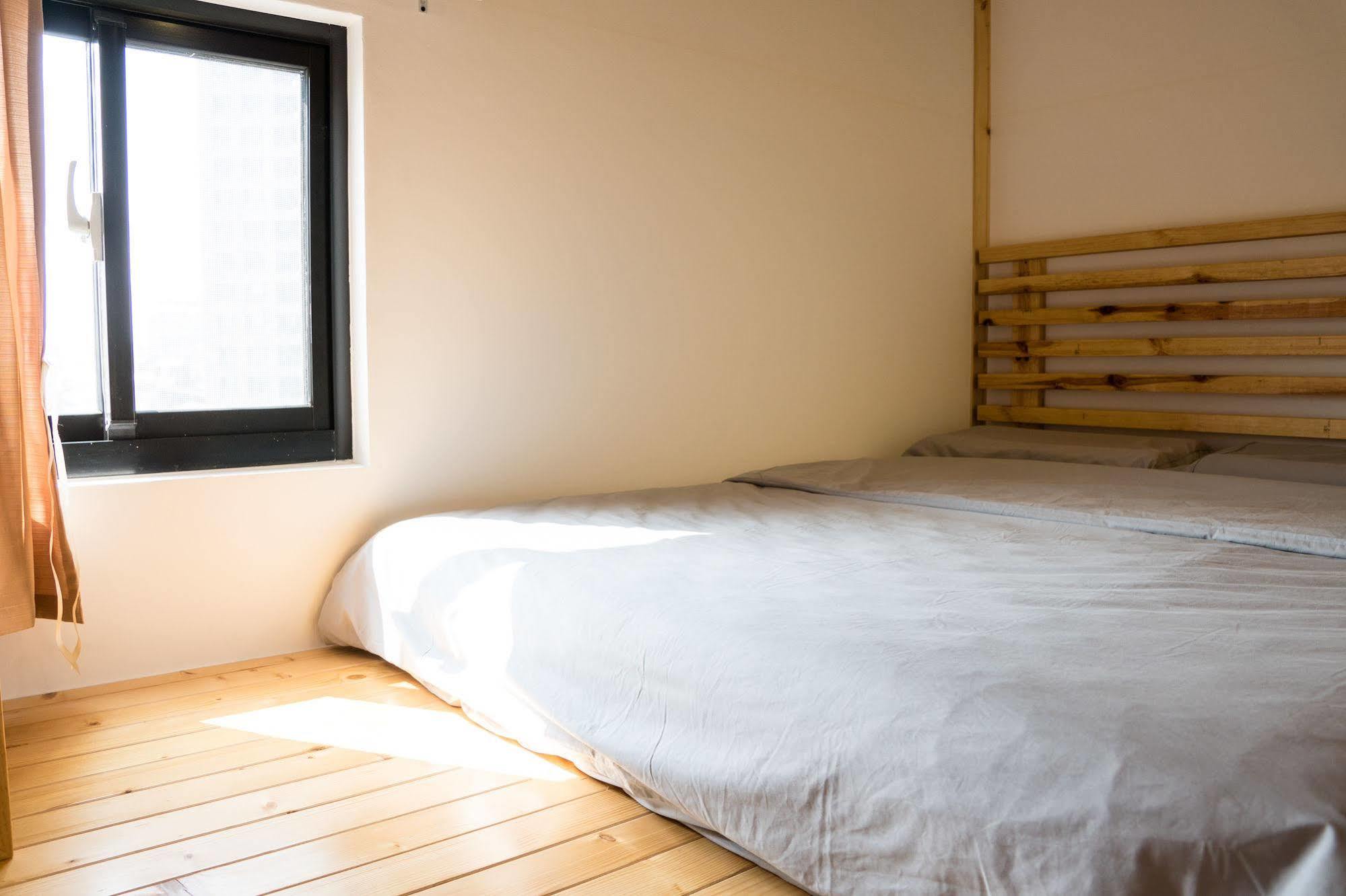 Loft Wo Design Inn Tainan Extérieur photo