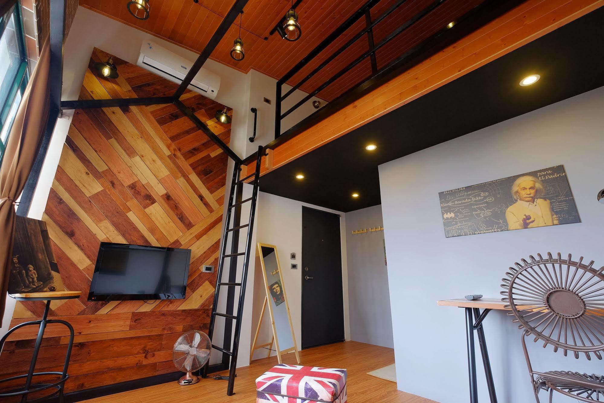Loft Wo Design Inn Tainan Extérieur photo