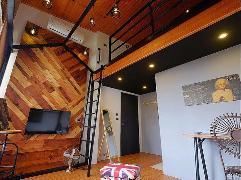 Loft Wo Design Inn Tainan Extérieur photo