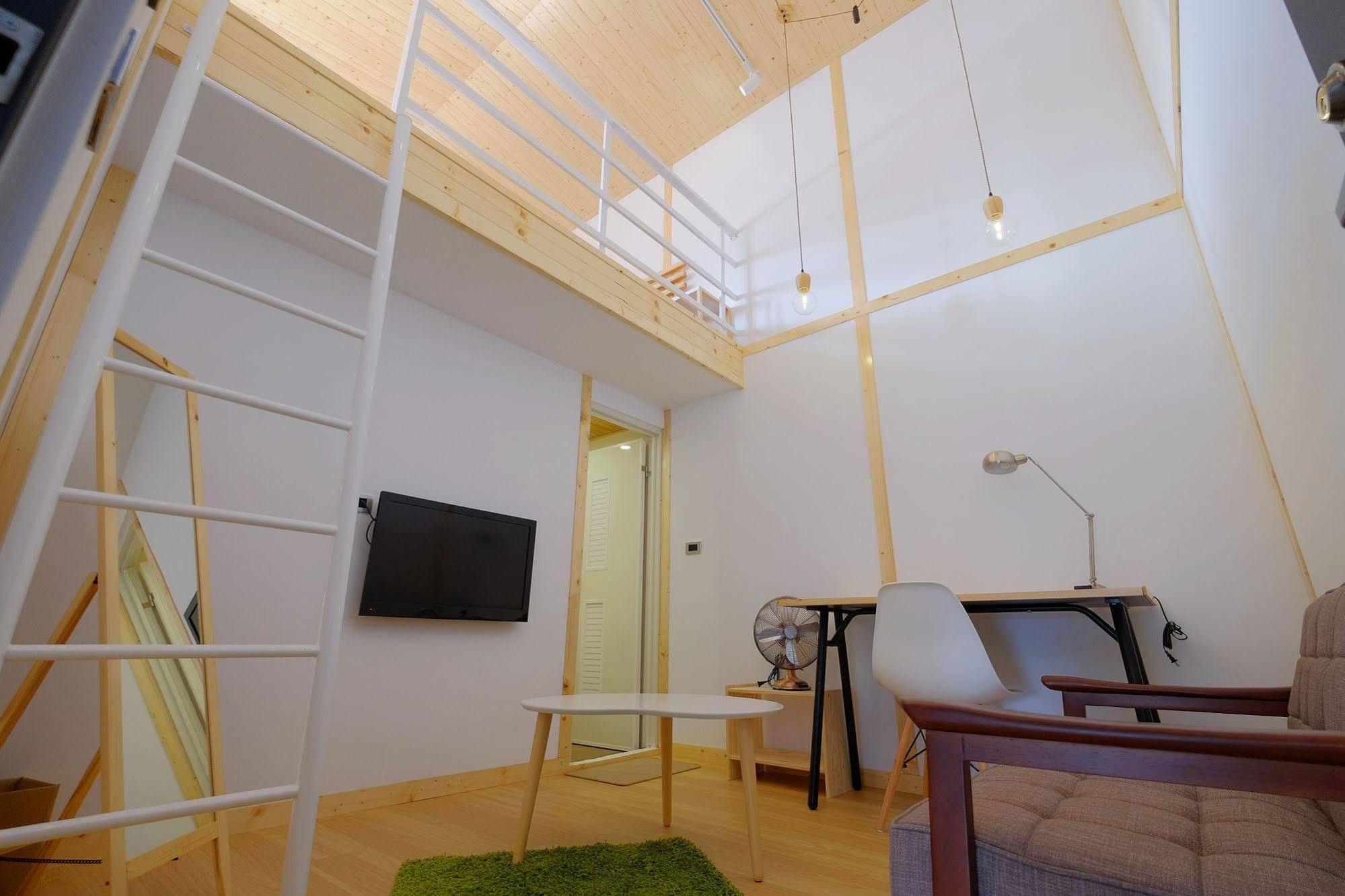 Loft Wo Design Inn Tainan Extérieur photo