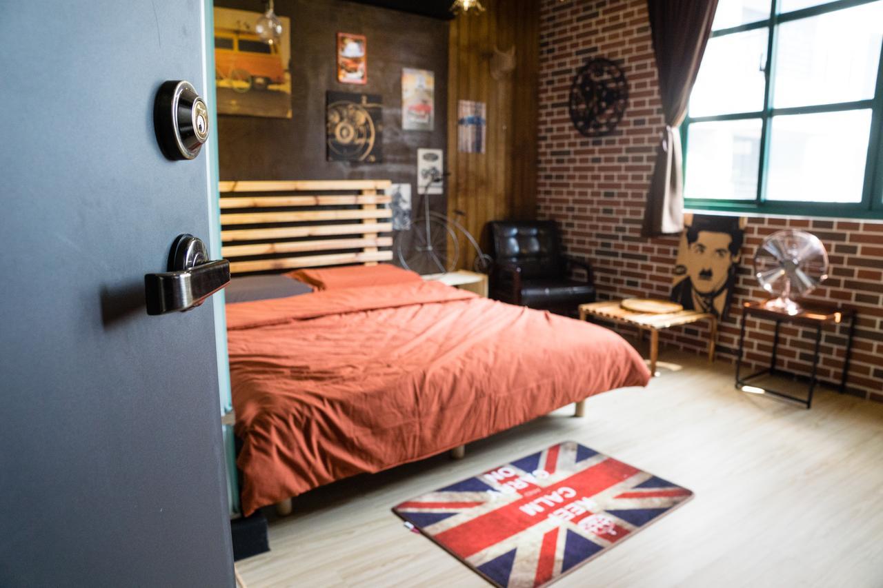 Loft Wo Design Inn Tainan Extérieur photo